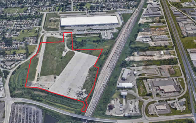 Photographie vue aérienne du terrain industriel vacant / à vendre au 3911 Plymouth Drive, Windsor, Ontario, Canada.