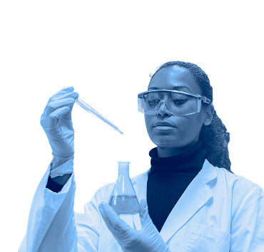 Laborforscher, die in einer kontrollierten Umgebung pharmazeutische Forschung betreiben und Tests durchführen.